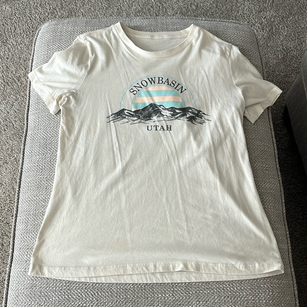 Snow Basin, Utah girls small shirt